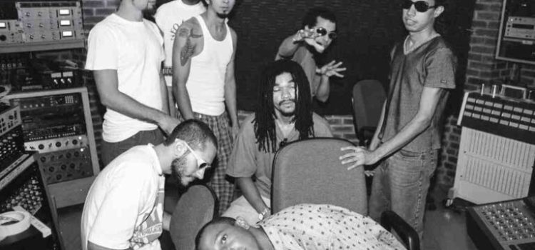 Fundaj e Porto Digital celebram memória do manguebeat com exibição exclusiva de documentário inédito